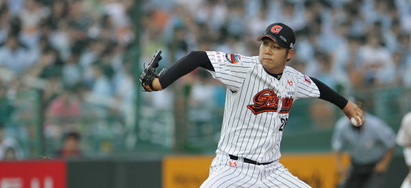 선발등판한 장원준 선수의 역투모습